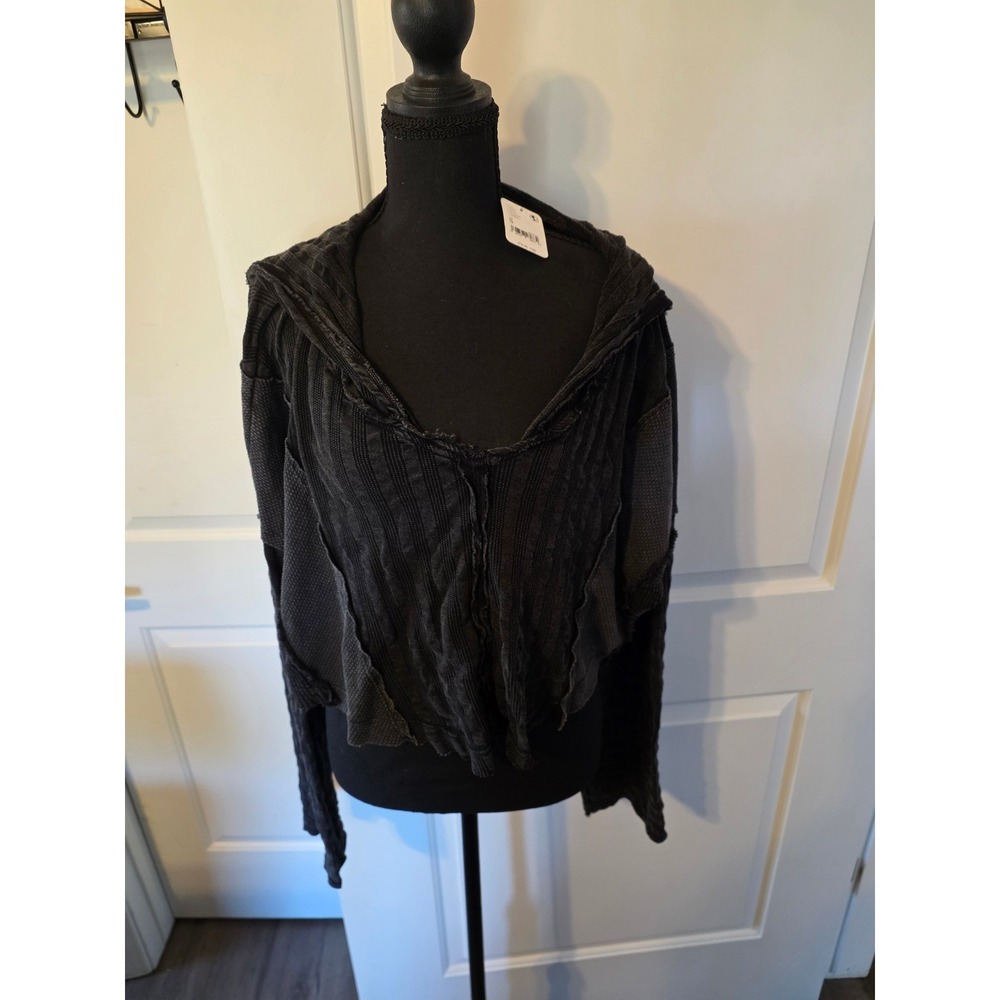 Free People size small (runs med or large) pull over with hood, gray ..NWTI 8